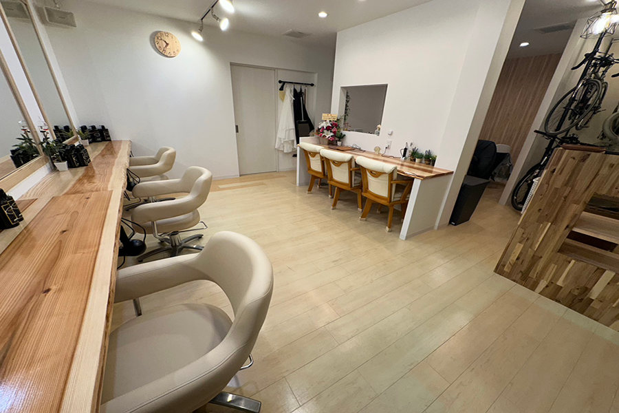 四條畷市・忍ヶ丘の美容室 HairSalon ChuRaSaの店内