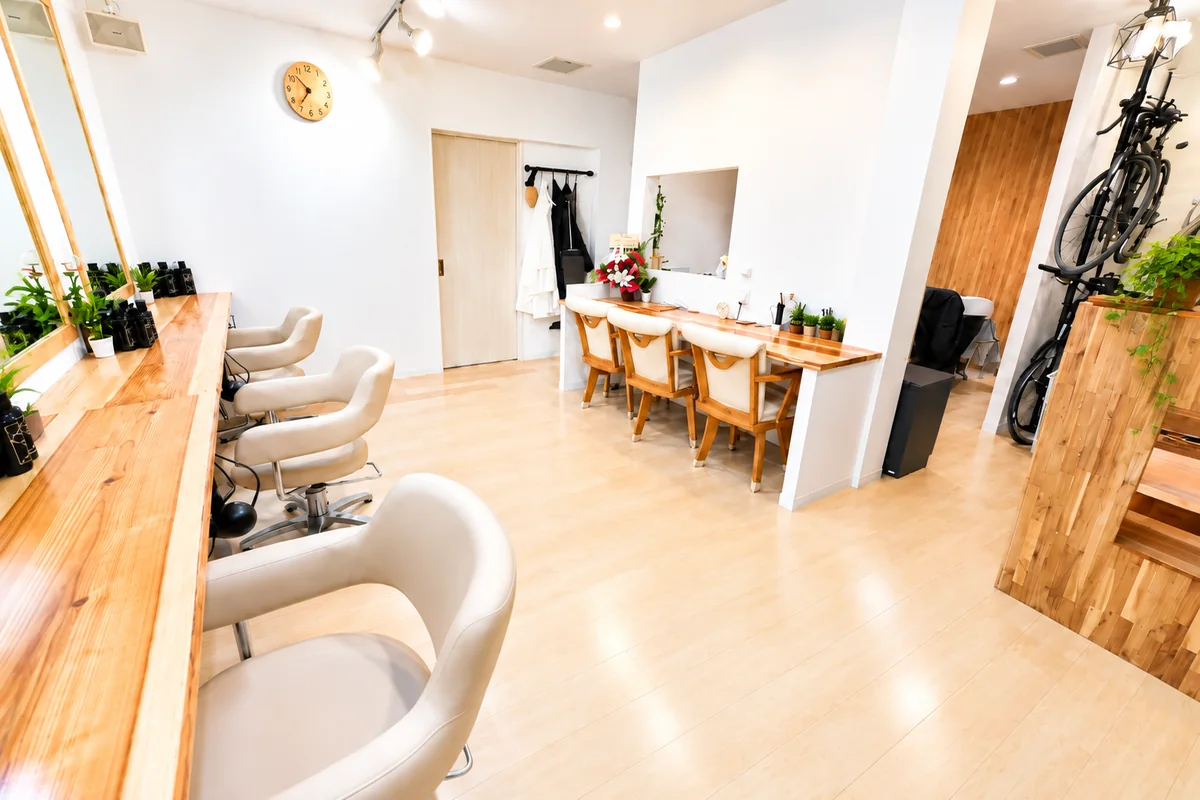 四條畷市・忍ヶ丘の美容室 HairSalon ChuRaSaの店内
